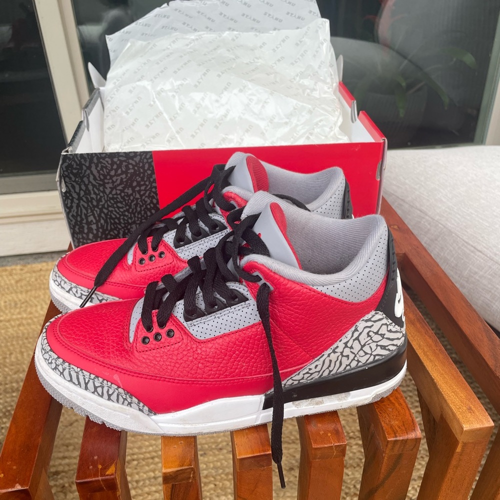 Jordan Retro SE Fire Red 3’s